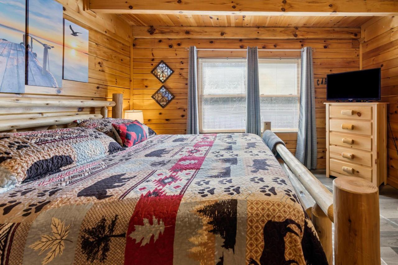 Serenity, A Rustic Log Cabin Retreat Sevierville Luaran gambar
